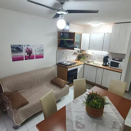 Apartment La Casa Di Marta Augusta